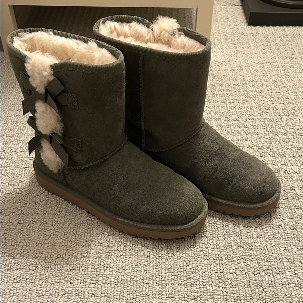 Koolaburra Green Fur-Lined Winter Boots